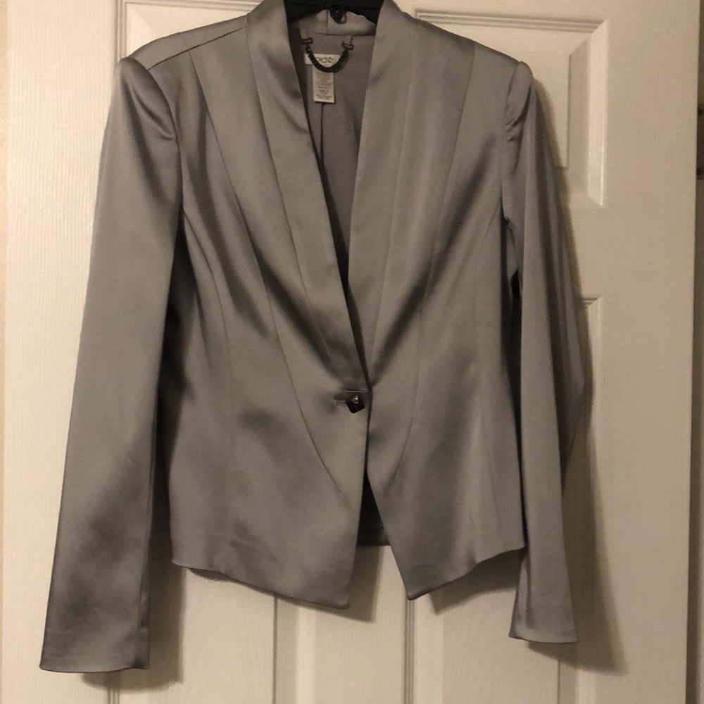 CACHET SILVER SATIN DRESSY STYLE JACKET W/ DARK SILVER NICKEL METAL BUTTONS